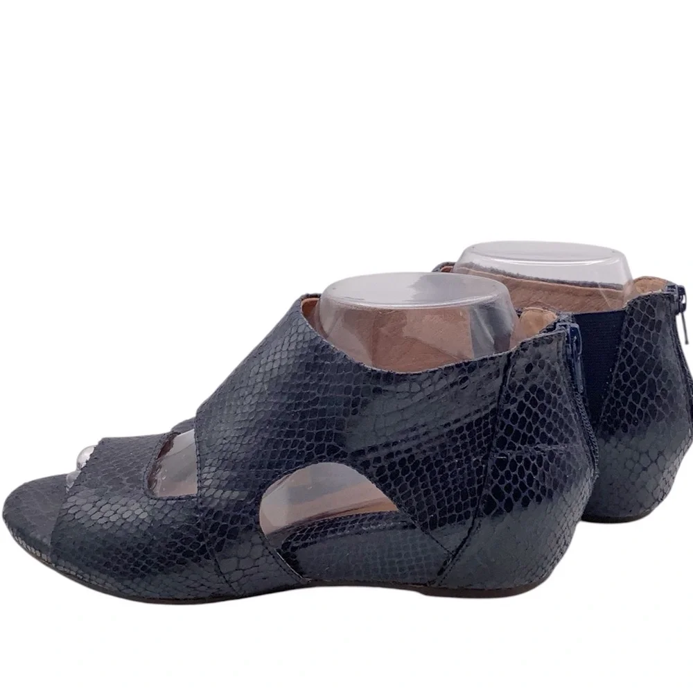 Sofft Blue Casual Slip-On Sandals‎ with Cushioned Sole size 8